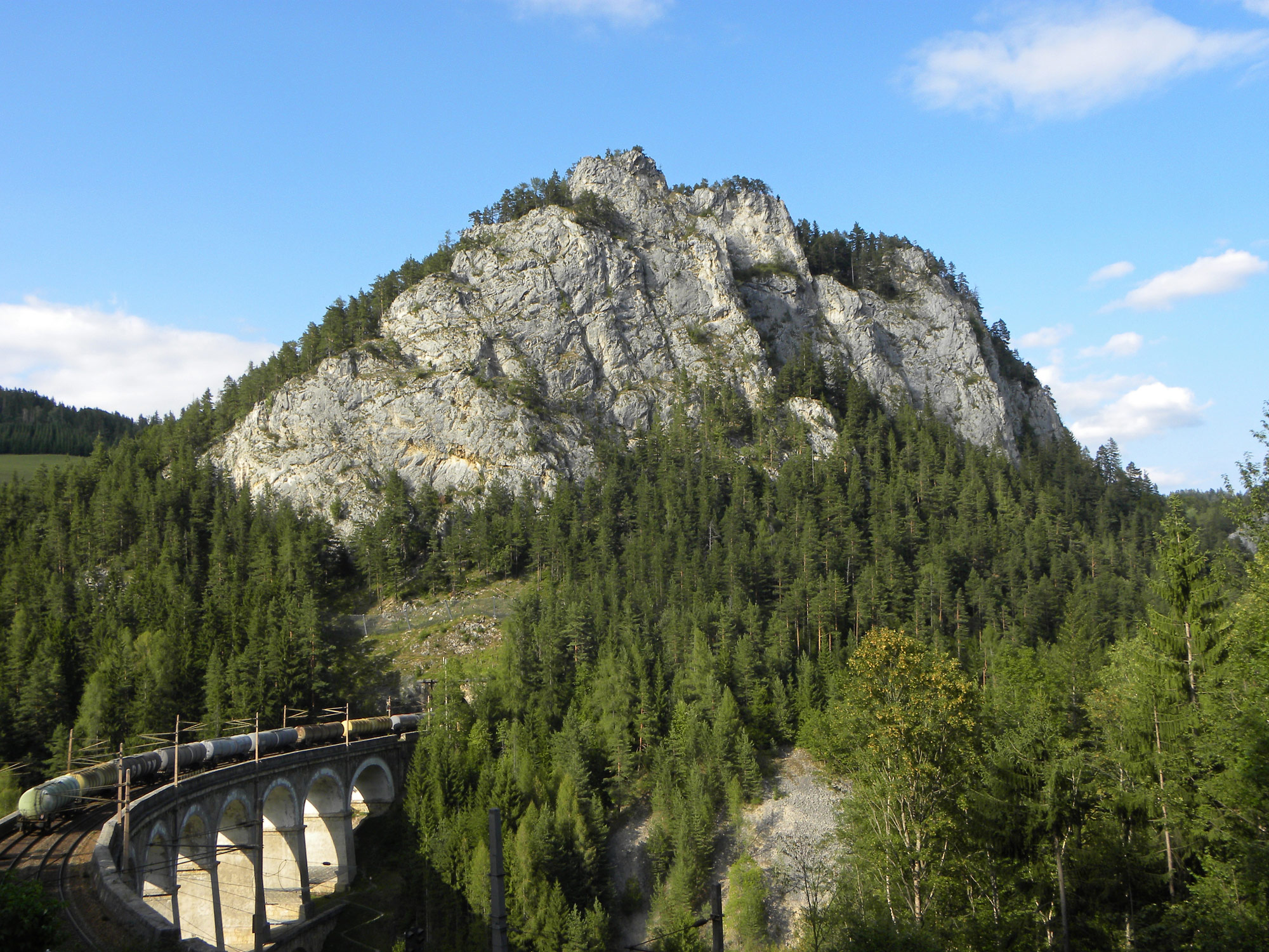 Semmeringbahn, Breitenstein (Photo license: CC-BY-SA 3.0)